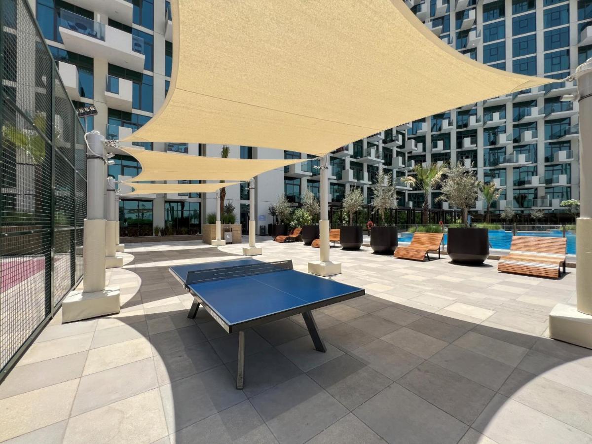 Апартаменты Cozy & Convenient 1Br Haven In Al Jaddaf Дубай Экстерьер фото